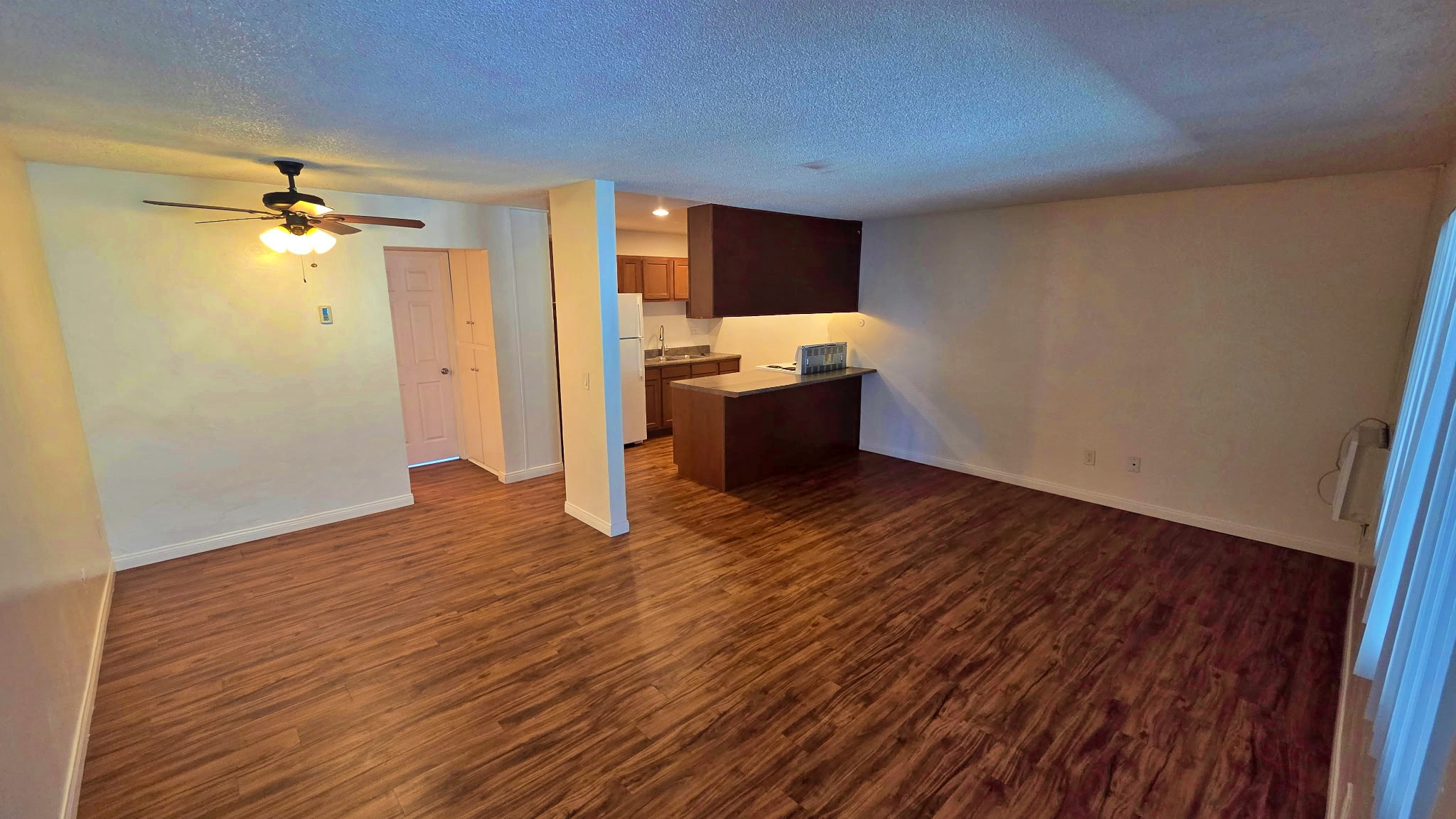 1304 ROXANNE DR